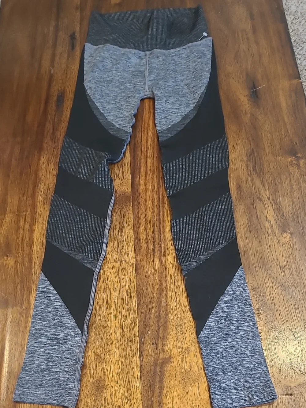 Alo yoga high waist Sheila leggings Size Small - $98 on site